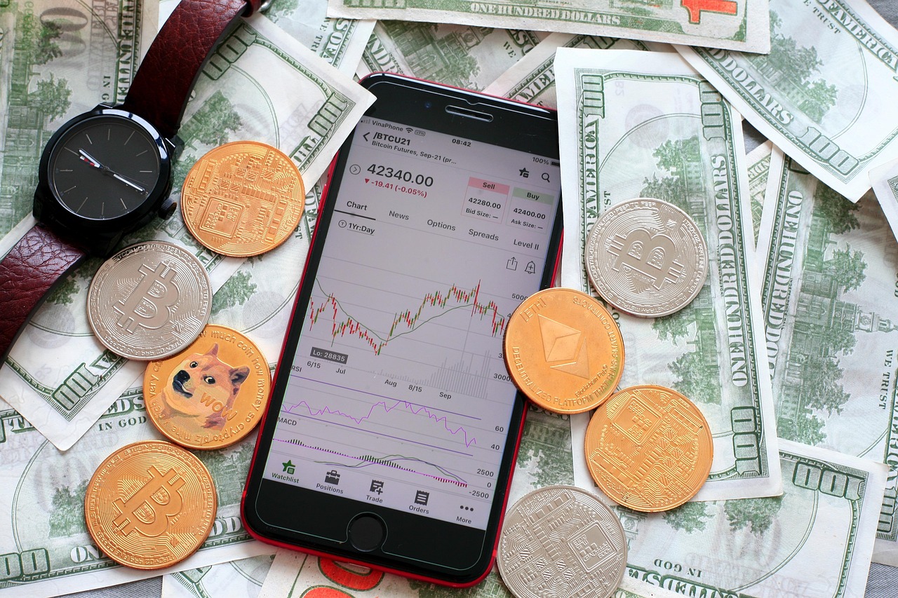黄金再飙新高！数据：比特币通常在100~150天内跟进拉涨